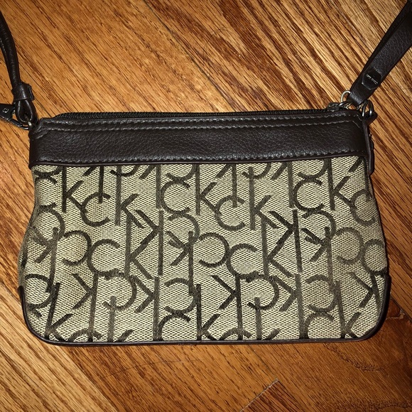 NWOT Calvin Klein Wristlet - Picture 2 of 5